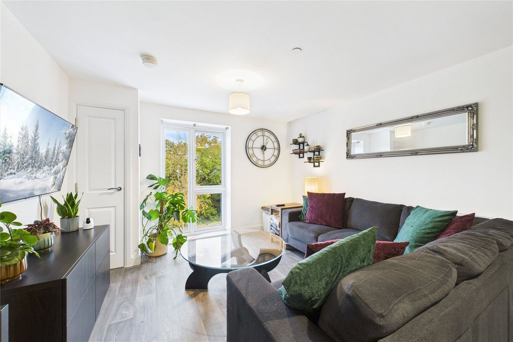 Property photo 3 of 8 Picture No. 01