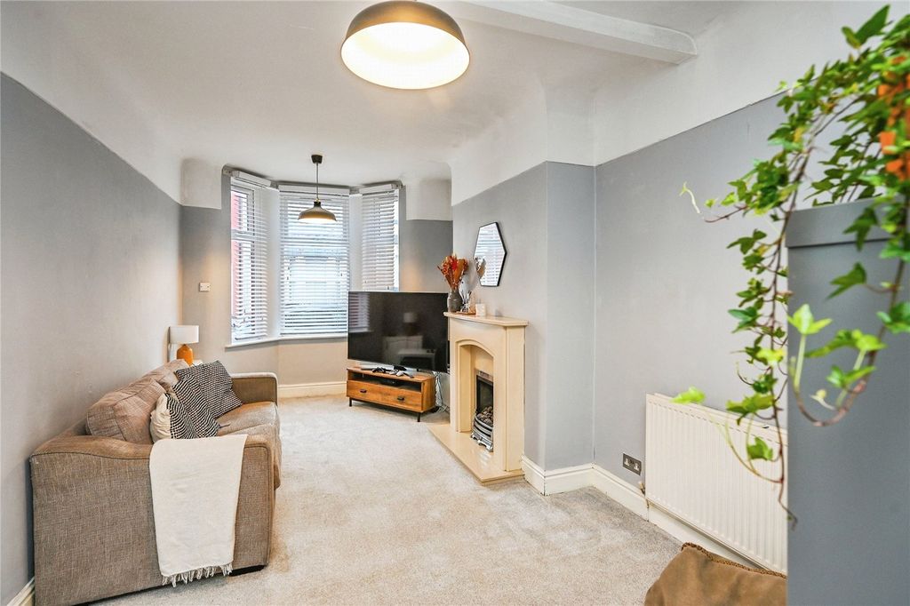 Property photo 3 of 15 Picture No. 10