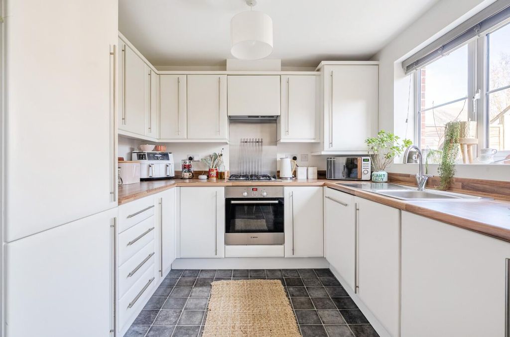 Property photo 3 of 21 1384495-20-692ee4Fe9d415.Jpg