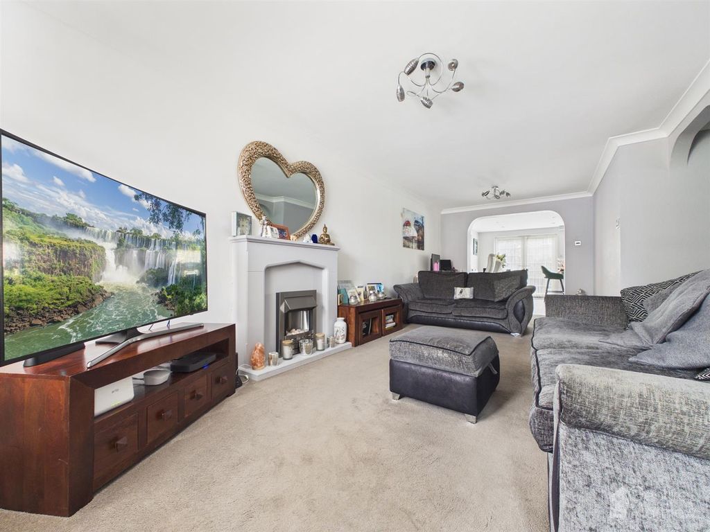 Property photo 3 of 33 Cam02365G0-Pr0424-Still022.Jpg