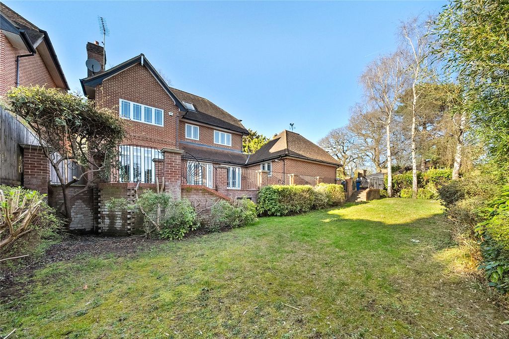 Property photo 2 of 47 Picture No. 09