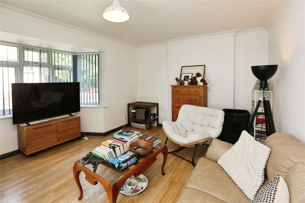 Property photo 2 of 15 Picture No. 19