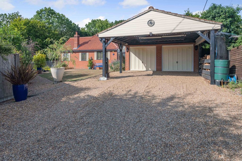 Property photo 2 of 19