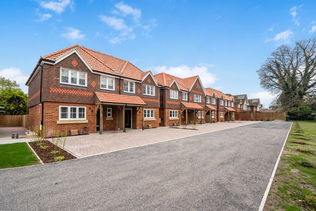 Property photo 1 of 23