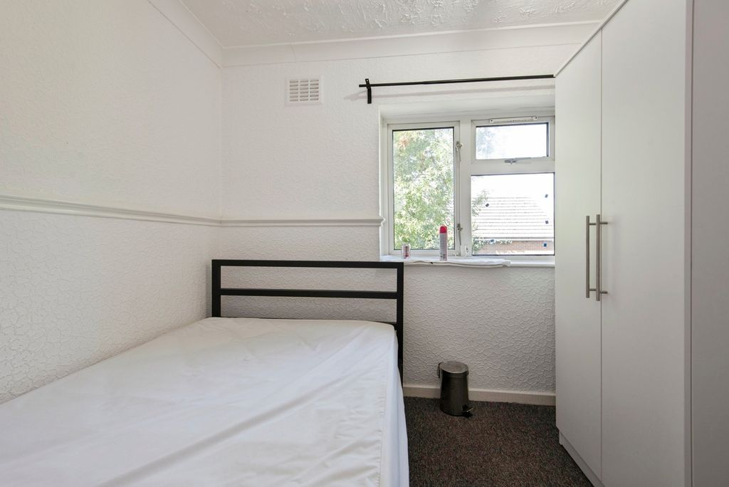 Property photo 3 of 6 Pbox-Img.Jpg