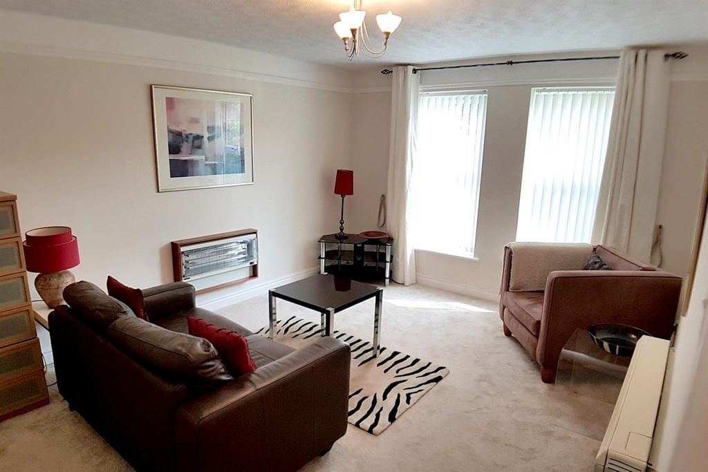 Property photo 3 of 6