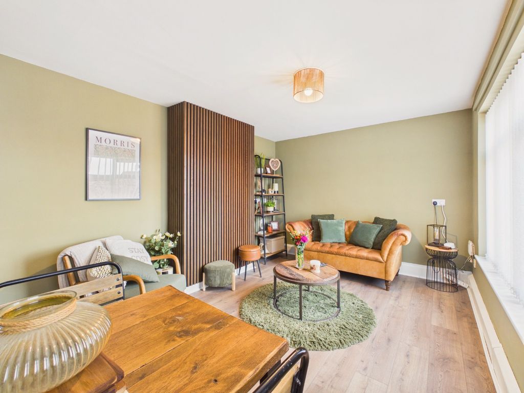 Property photo 2 of 14 5559954