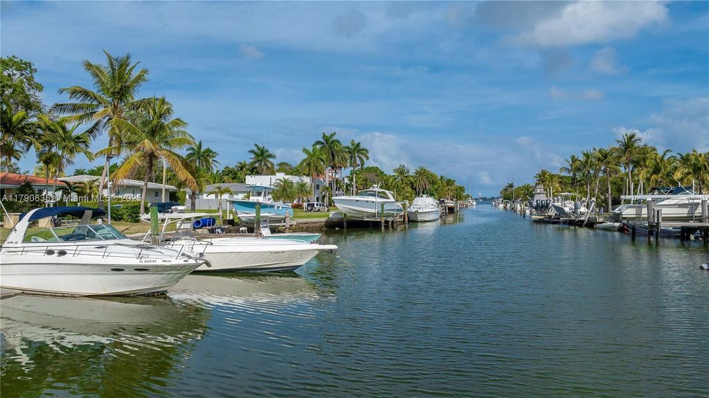 Property photo 3 of 3 <Alttext/>