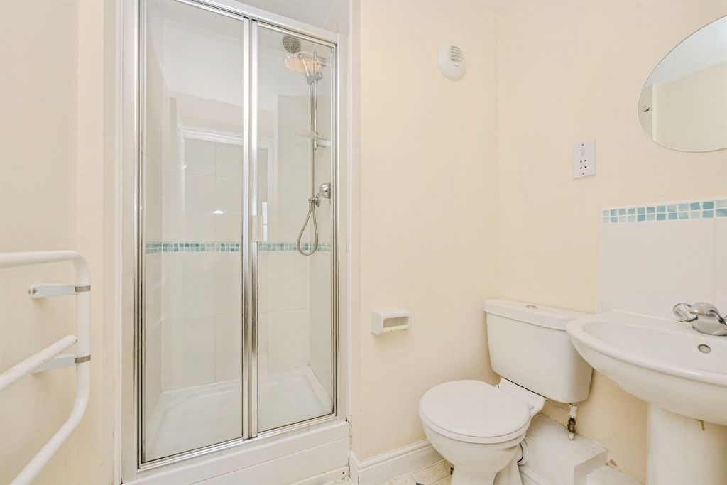 Property photo 3 of 12