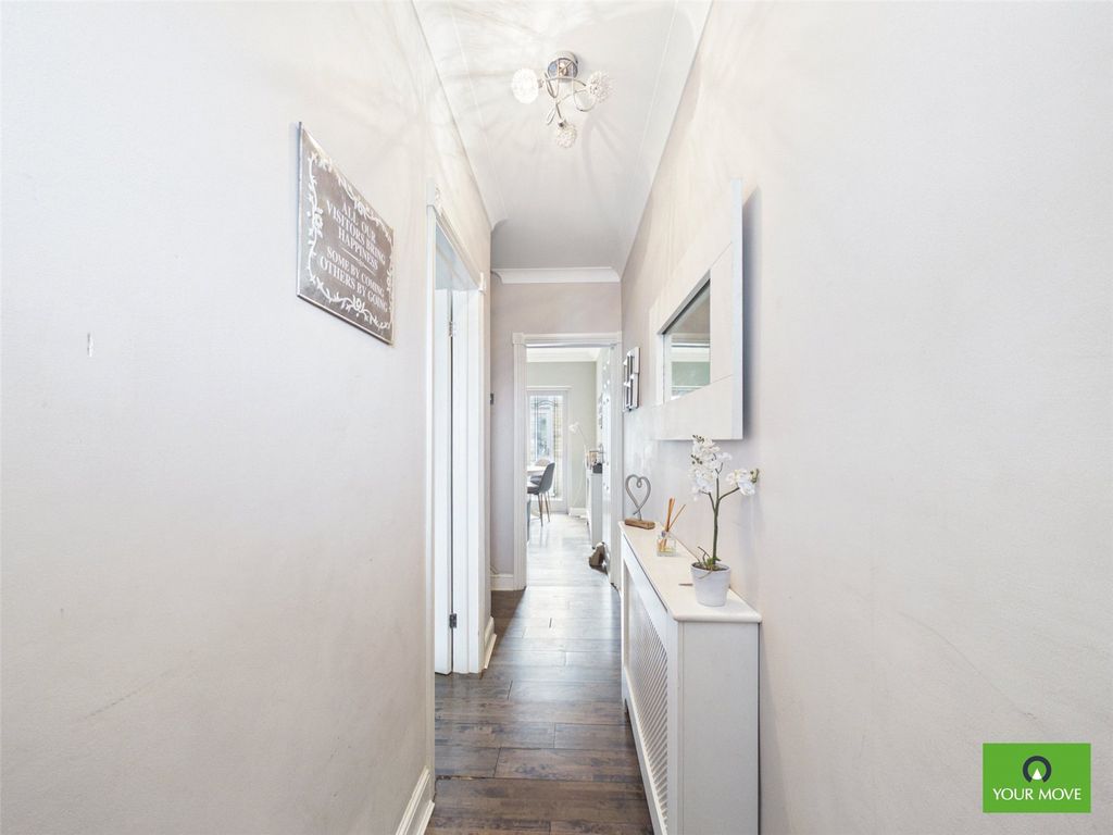 Property photo 2 of 13 Hallway