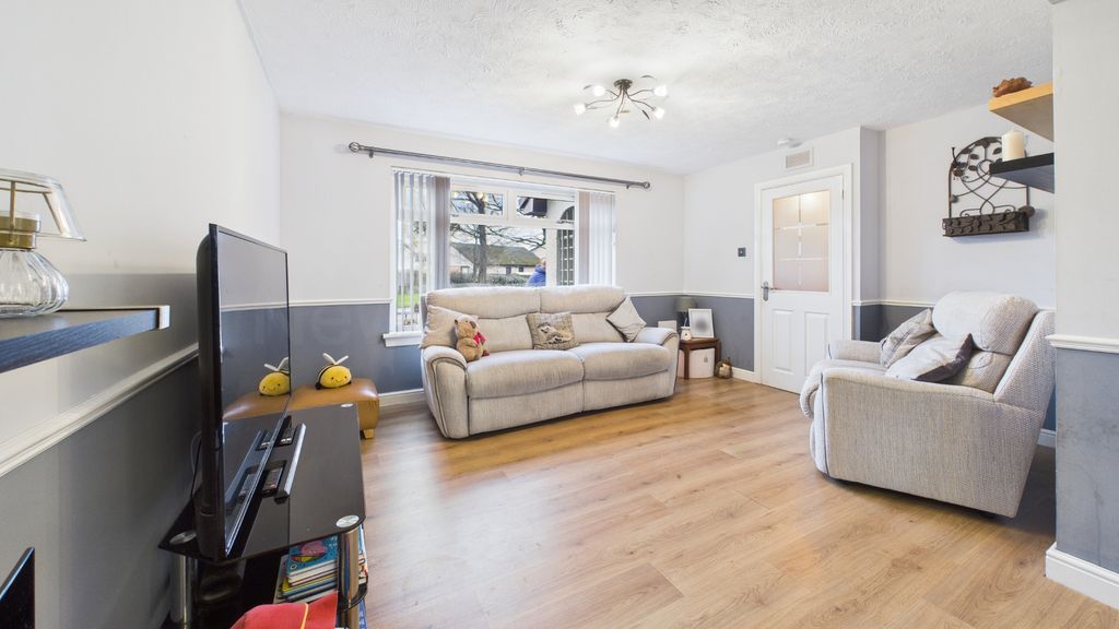 Property photo 2 of 22 Photo 16