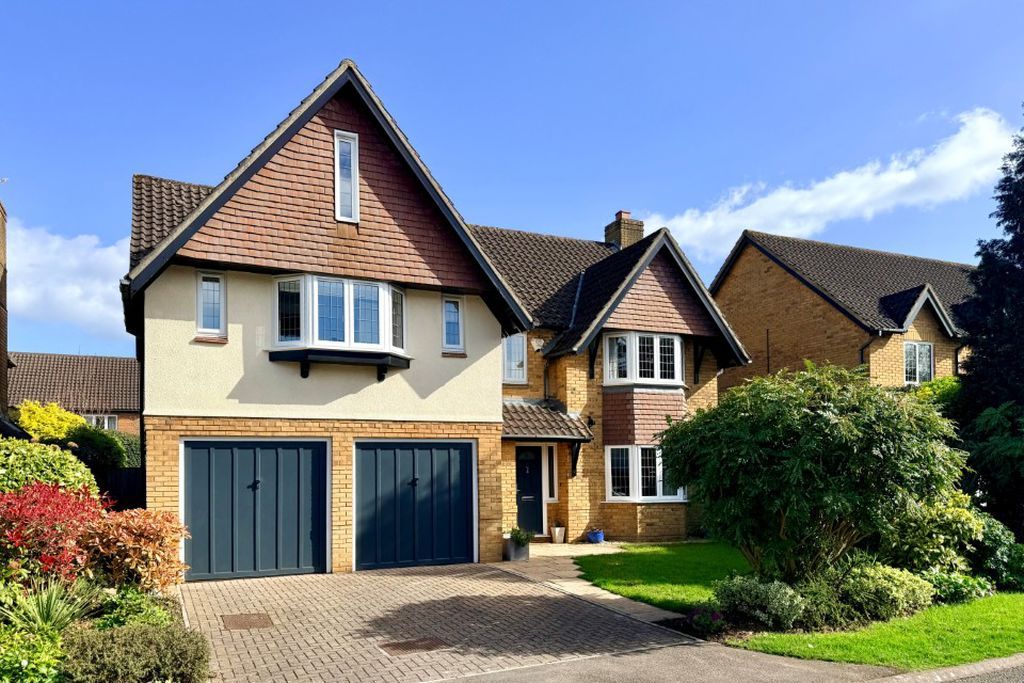 Property photo 1 of 17 Garage
