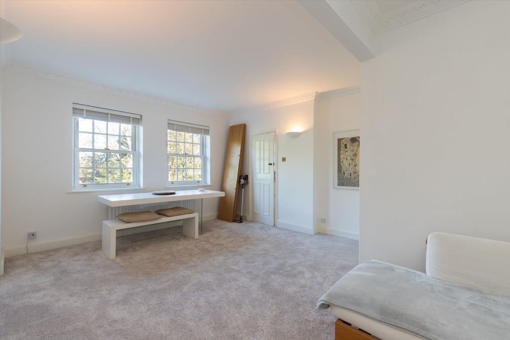 Property photo 2 of 8 Image