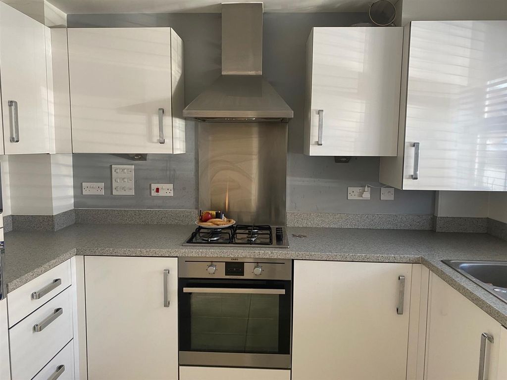 Property photo 2 of 11 Photo 10.Jpg