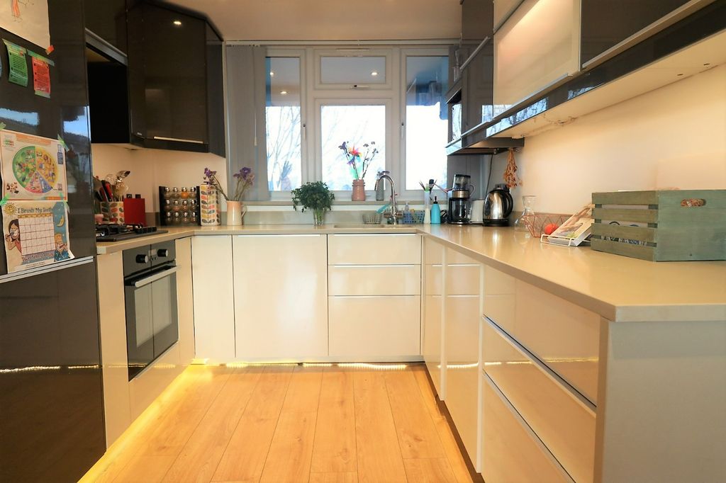 Property photo 3 of 8 1495073