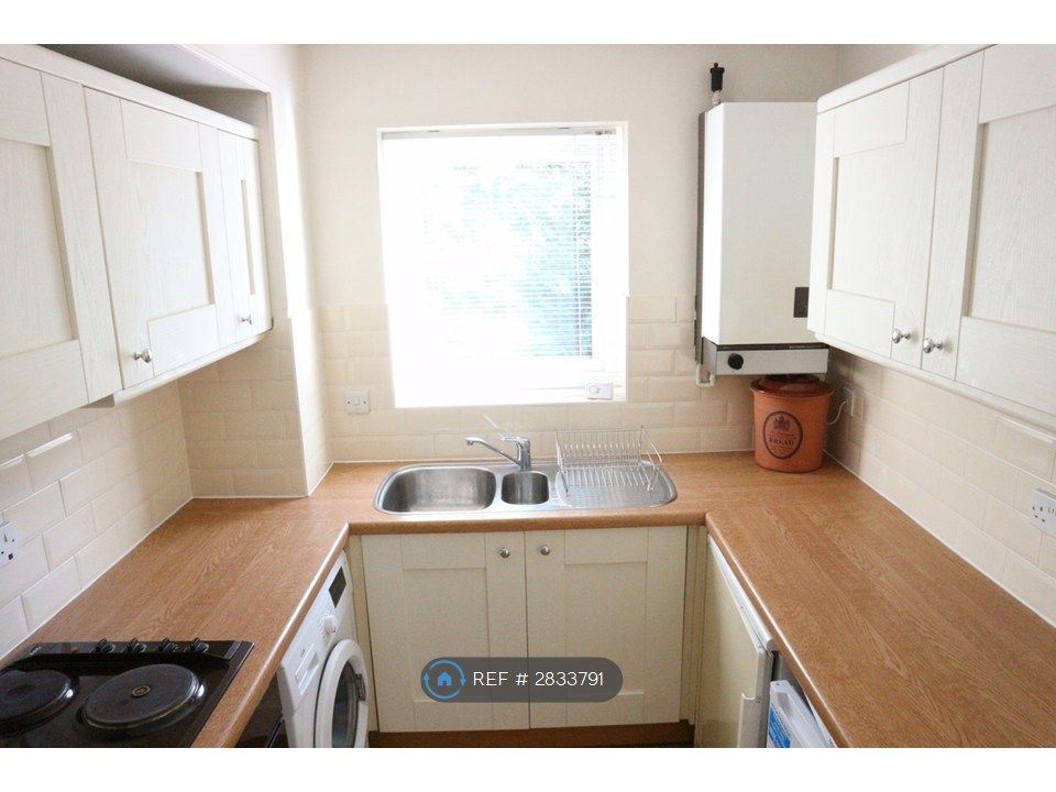 Property photo 2 of 14 Kitchen