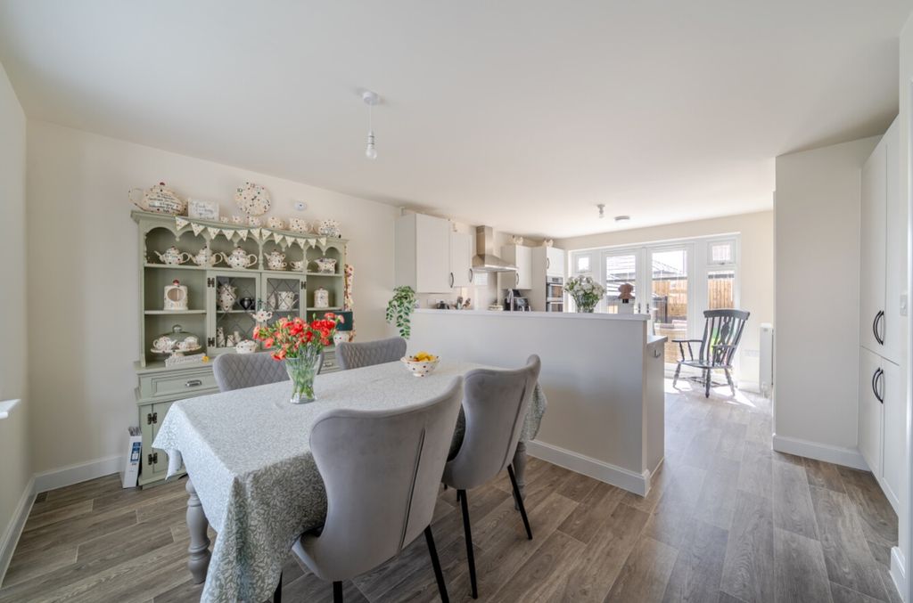 Property photo 2 of 19 Open-Plan Dining Ktichen
