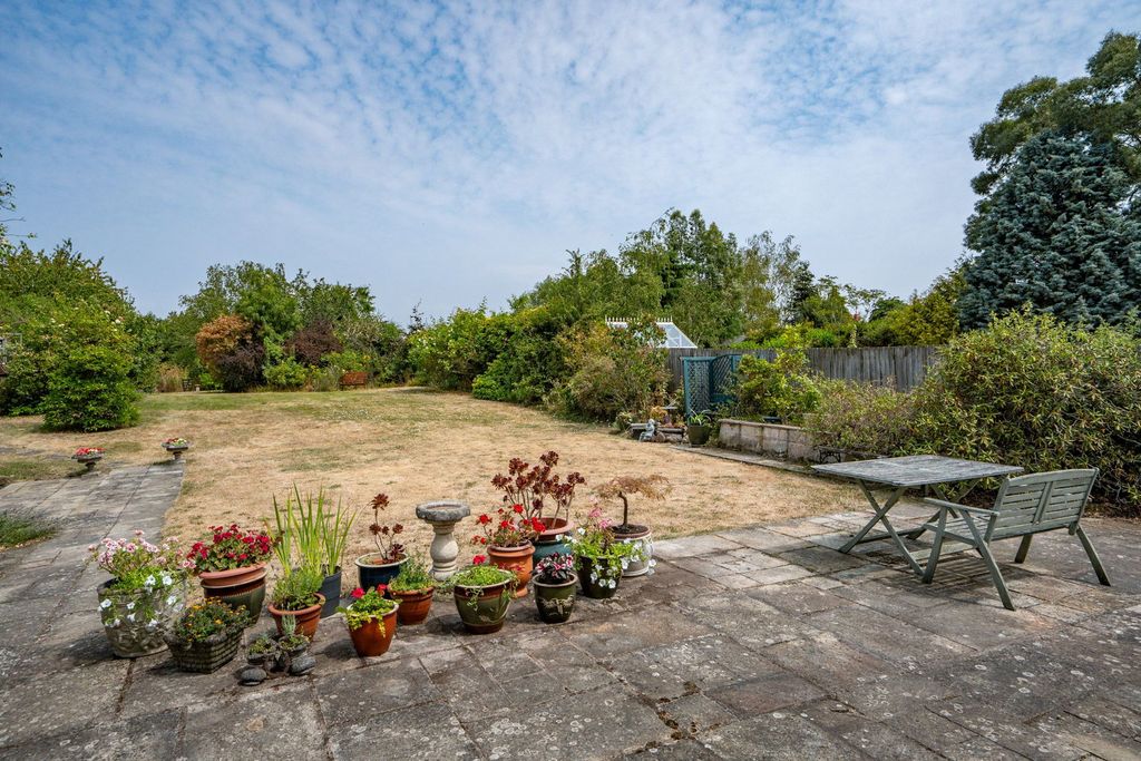 Property photo 2 of 21