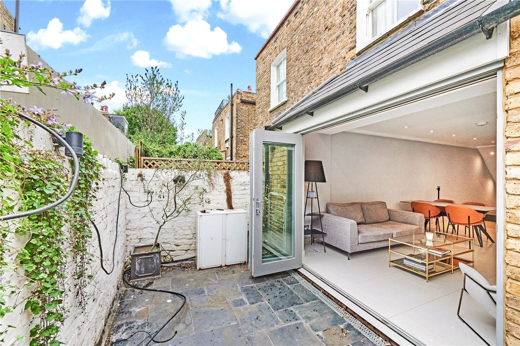 Property photo 3 of 9