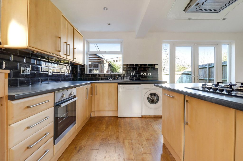 Property photo 3 of 15 Picture No. 19