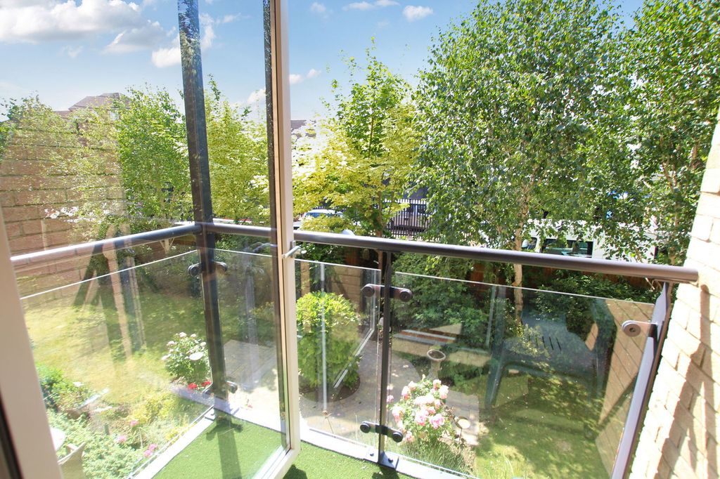 Property photo 3 of 12