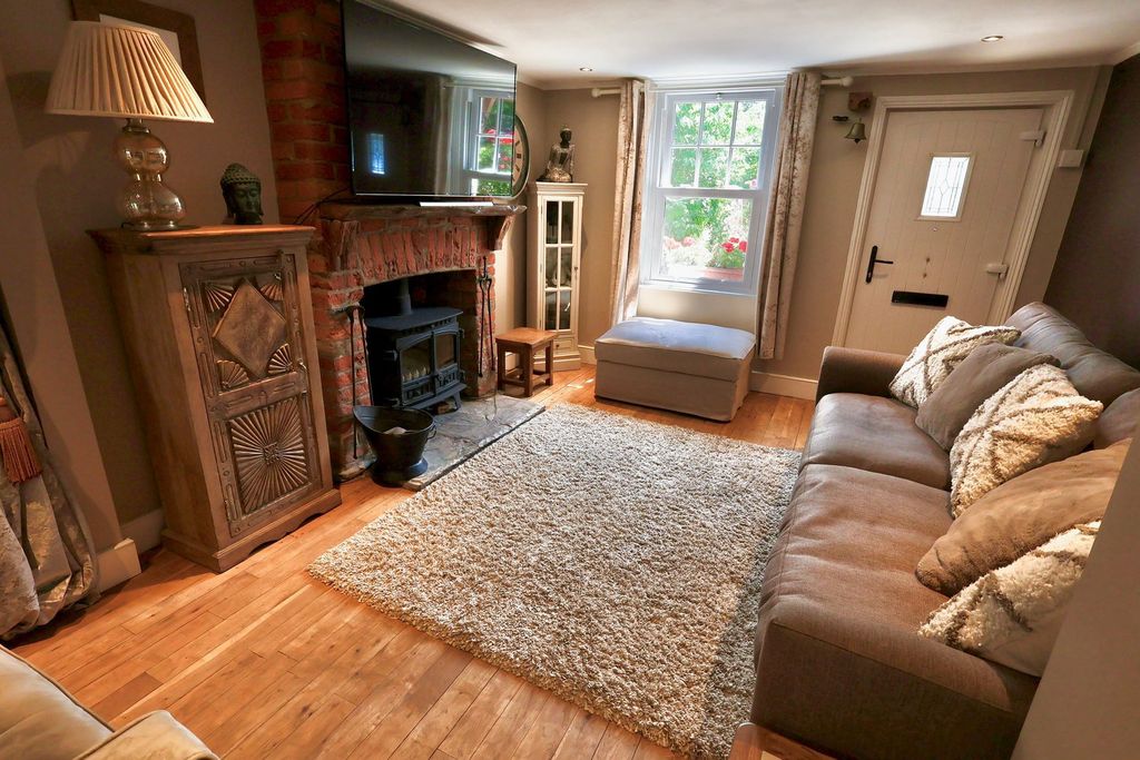 Property photo 2 of 11