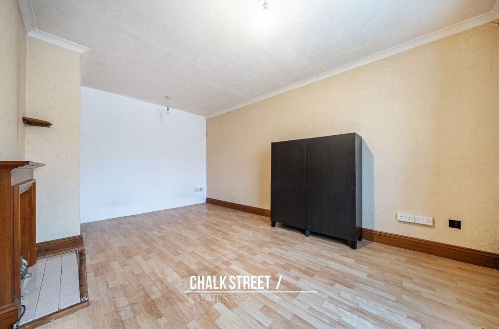 Property photo 3 of 22