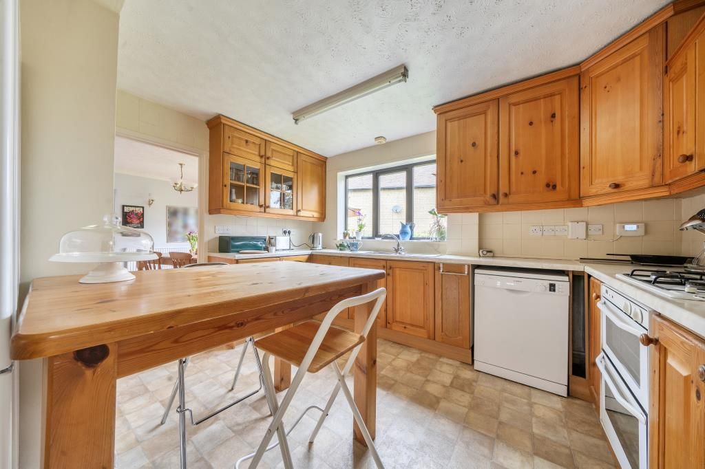 Property photo 3 of 20 Kitchen