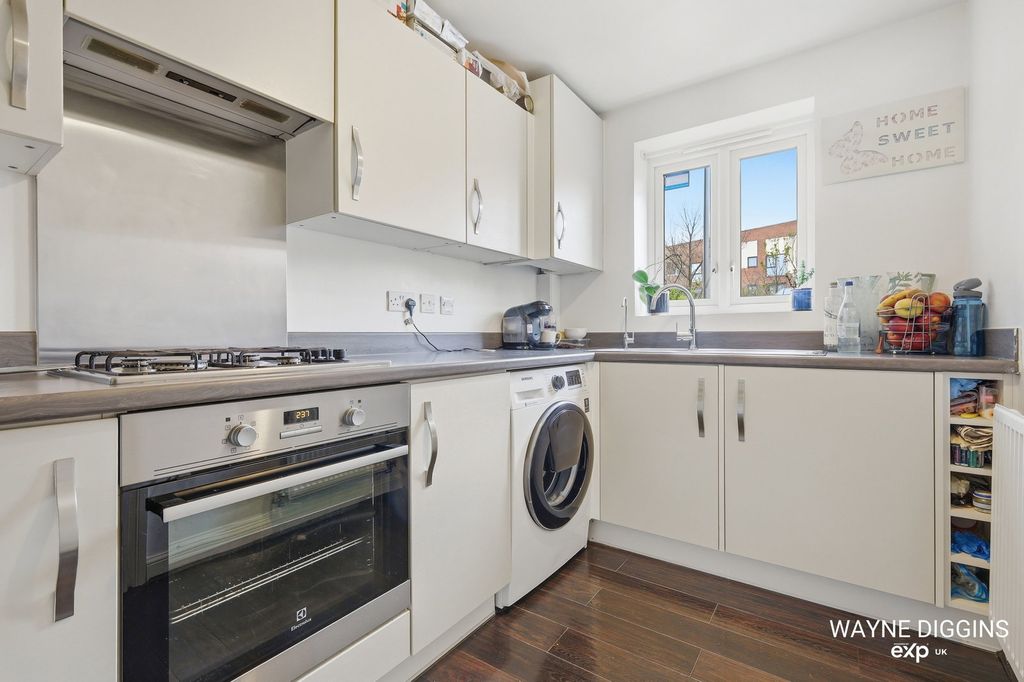 Property photo 3 of 23