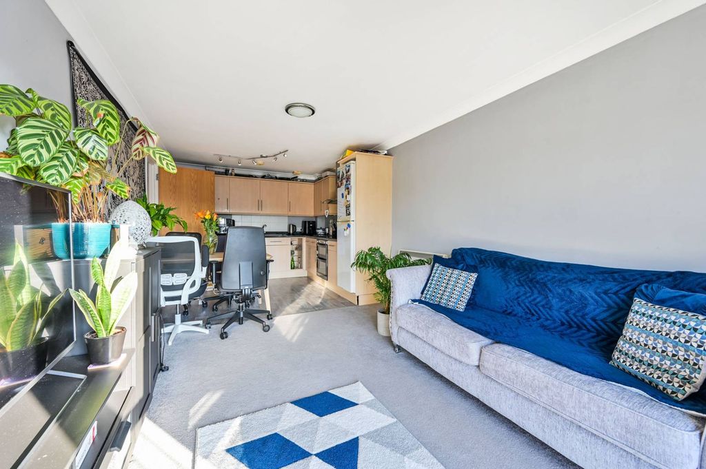 Property photo 1 of 9
