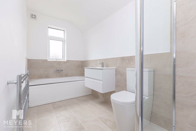 Property photo 3 of 13 Photo 6