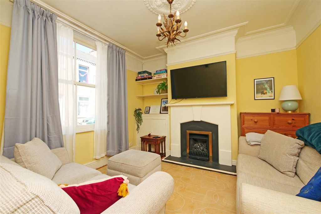 Property photo 2 of 13 Pnmb0446.Jpg
