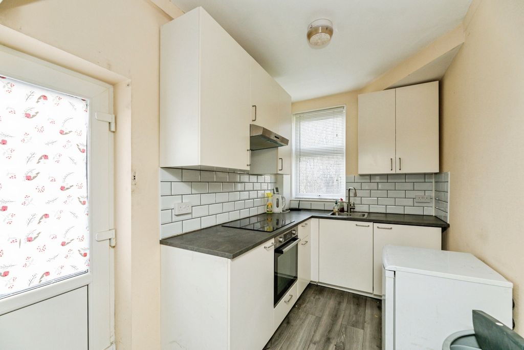 Property photo 2 of 20 Pbox-Img.Jpg