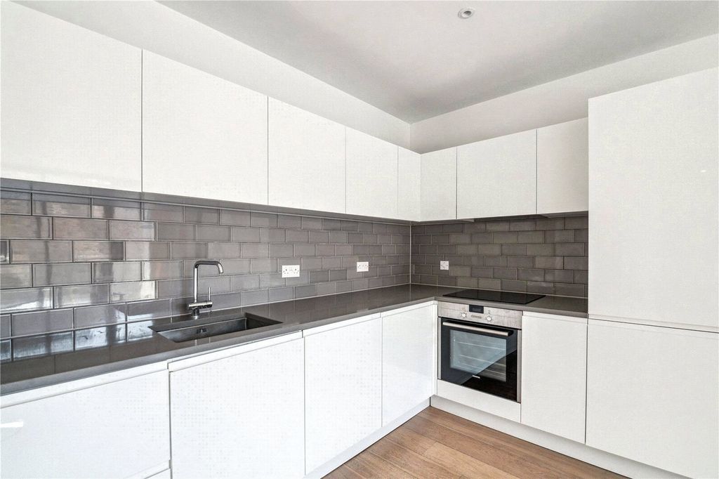 Property photo 2 of 16 Picture No. 05
