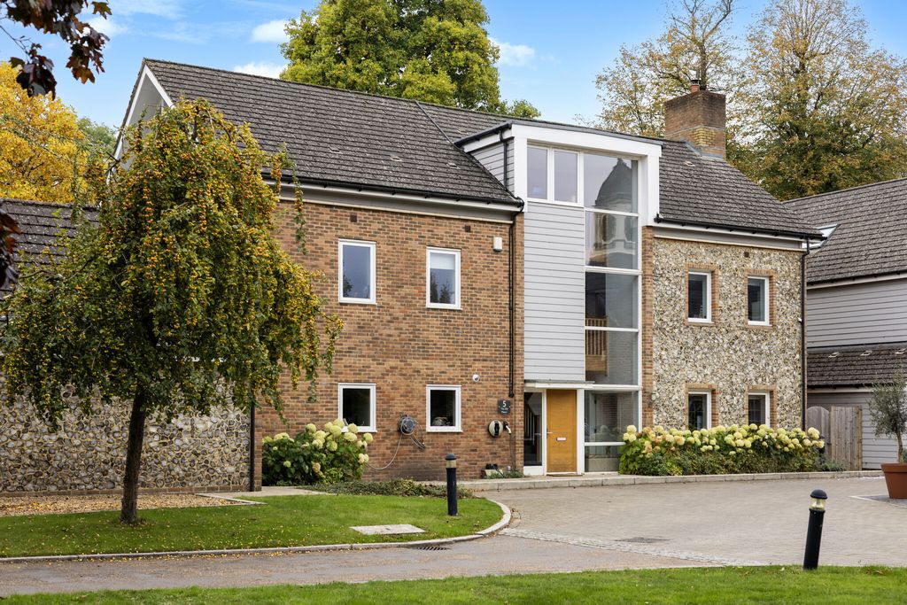 Property photo 1 of 30