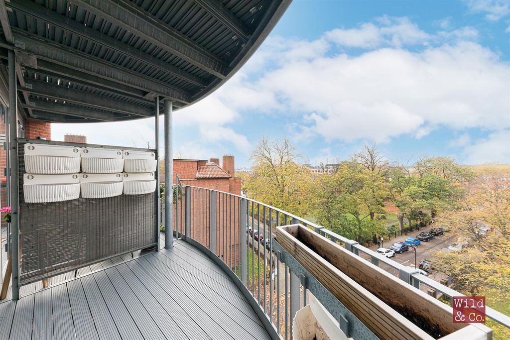 Property photo 3 of 12 009.Jpg