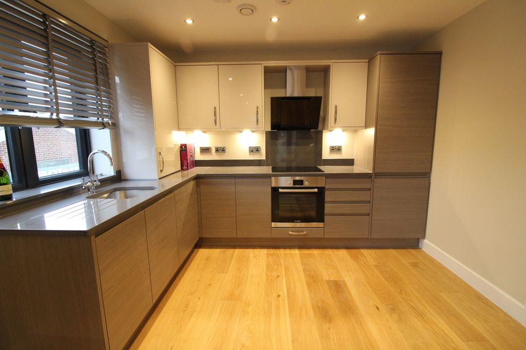 Property photo 2 of 7 Kitchen