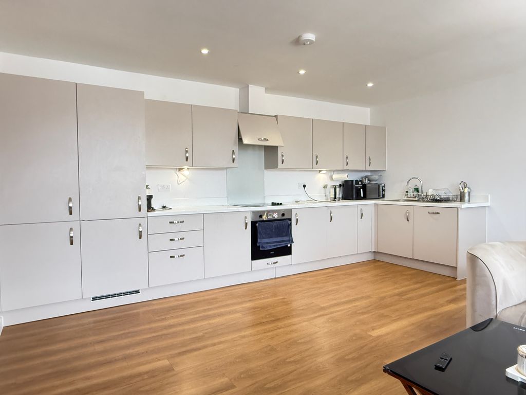 Property photo 1 of 14 Living / Kitchen