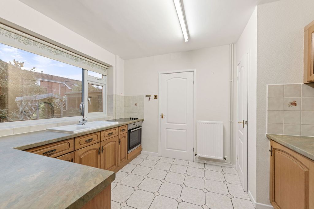 Property photo 3 of 24