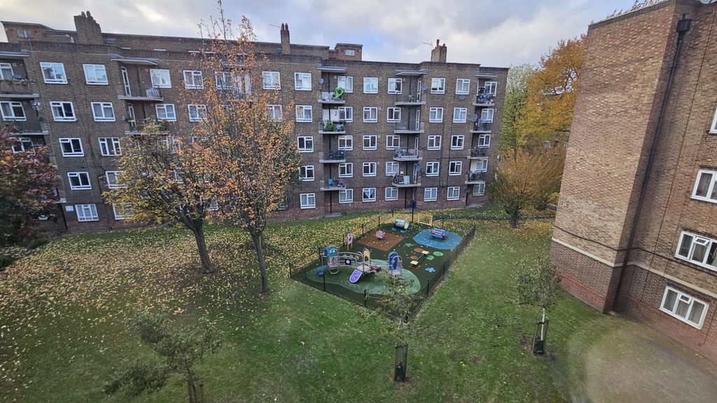 Property photo 2 of 10