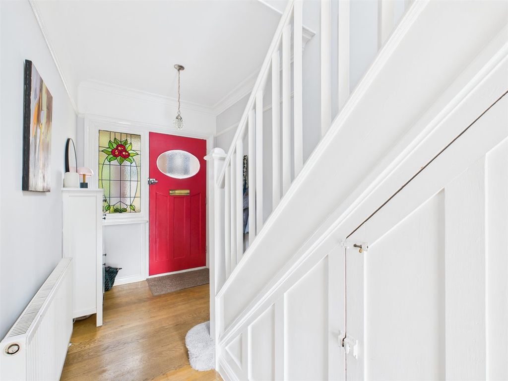 Property photo 3 of 17 Cam02885G0-Pr0505-Still001.Jpg