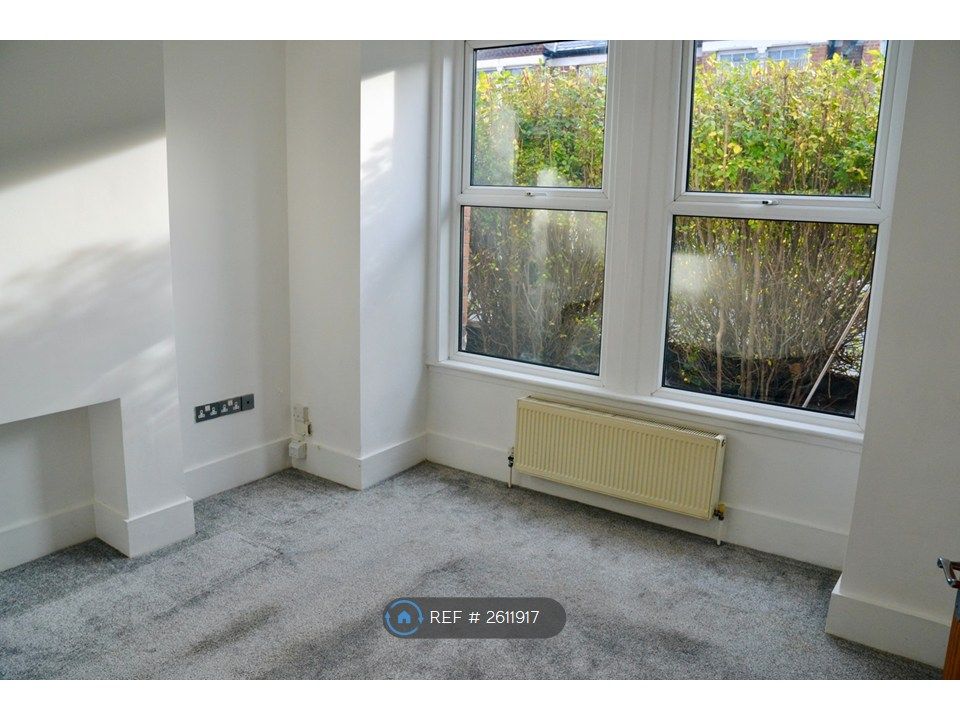 Property photo 1 of 11 Bedroom 1
