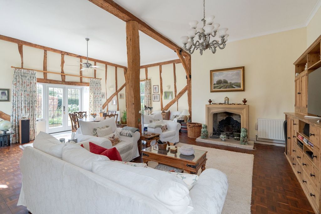 Property photo 3 of 28