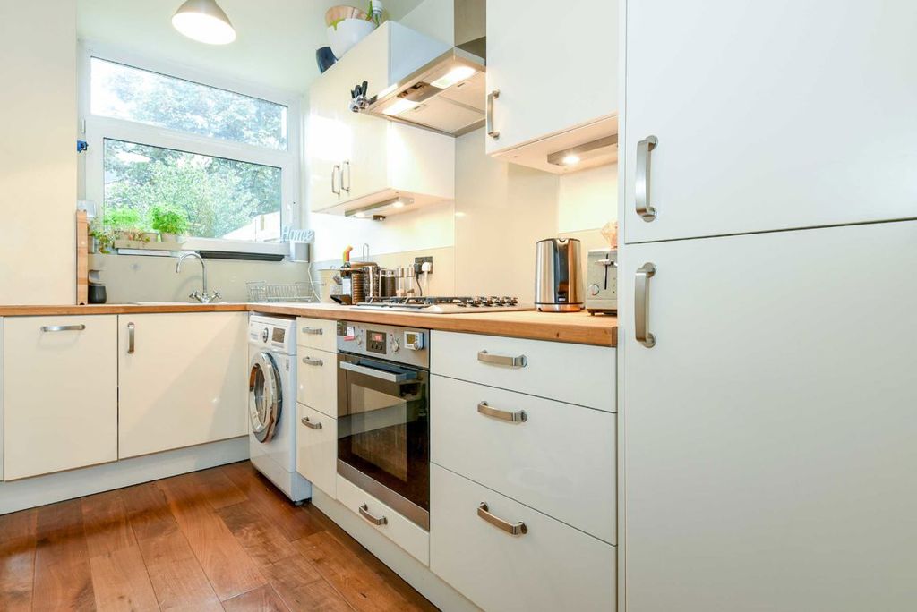 Property photo 2 of 4