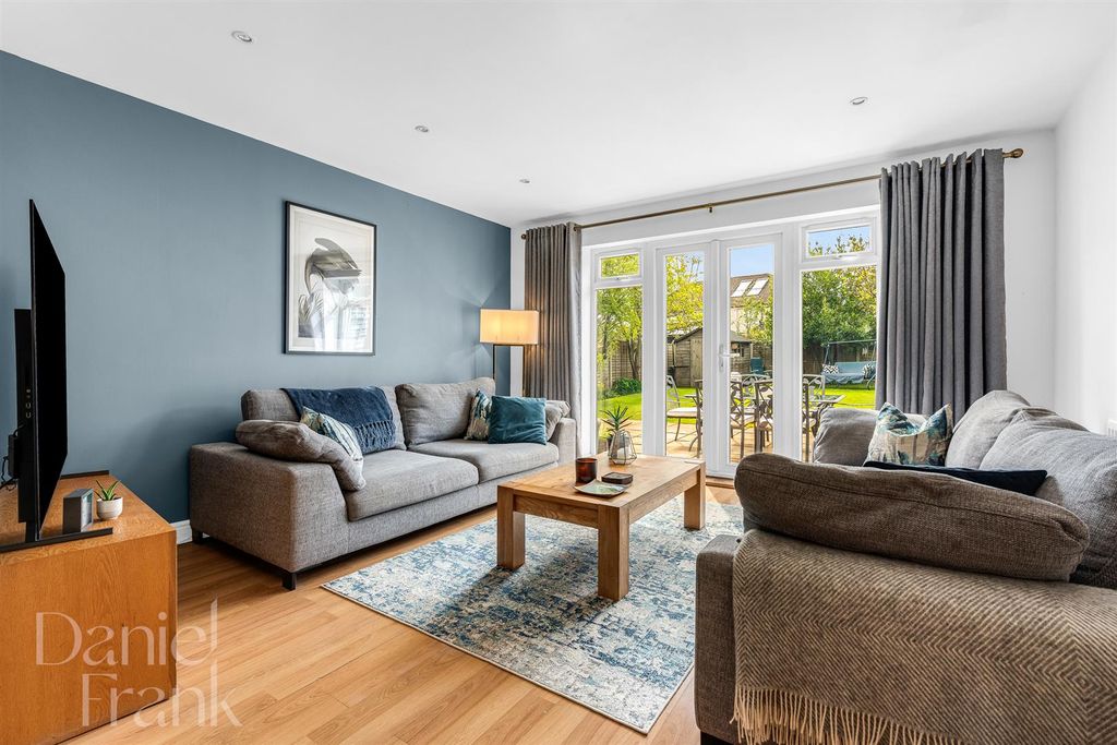 Property photo 3 of 36