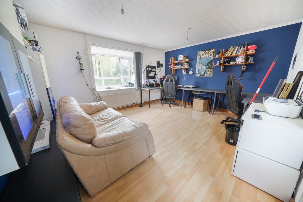 Property photo 3 of 14 3