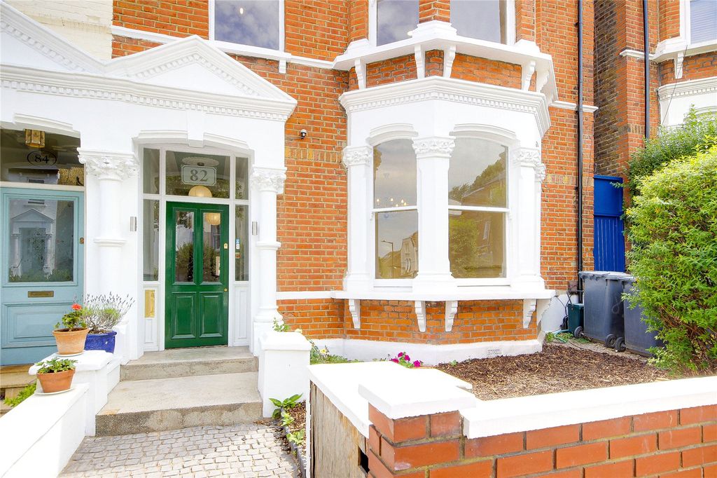 Property photo 2 of 18 Picture No. 31