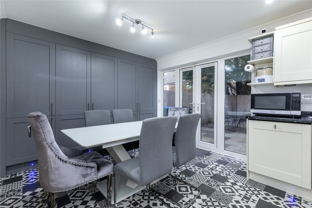 Property photo 3 of 17 Picture No. 28