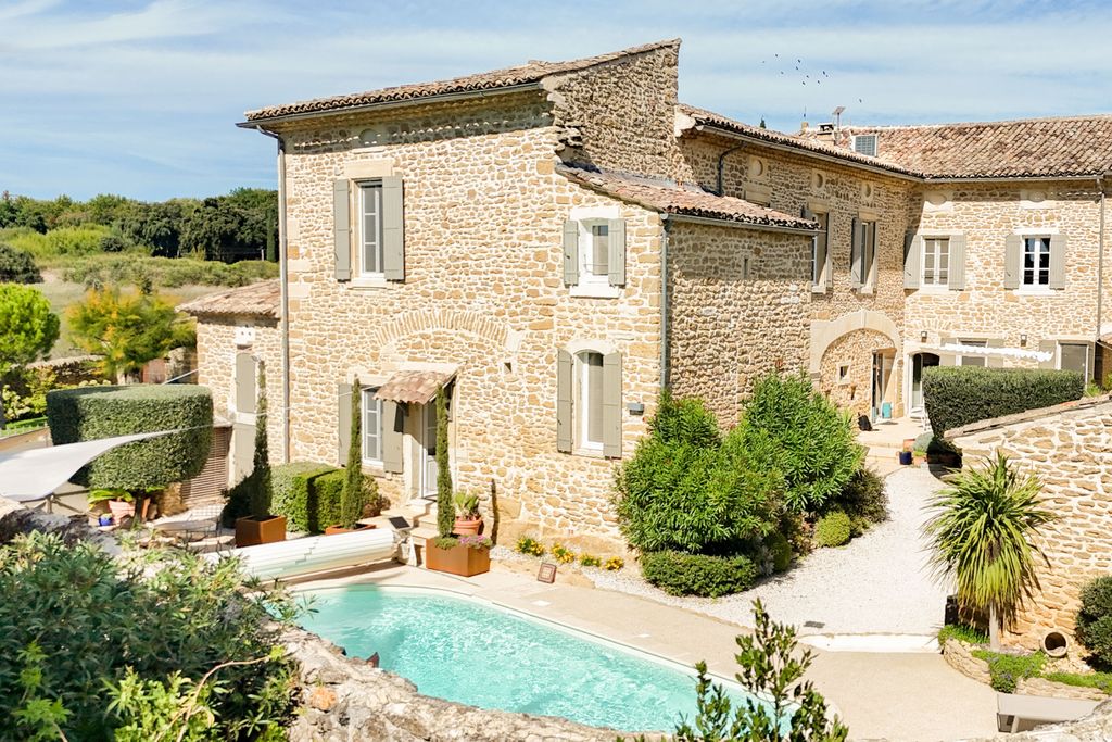 Property photo 2 of 20