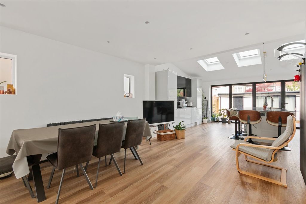 Property photo 3 of 12 Dining